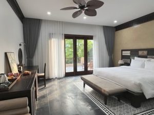 Deluxe-double-panoramic-pool-0196